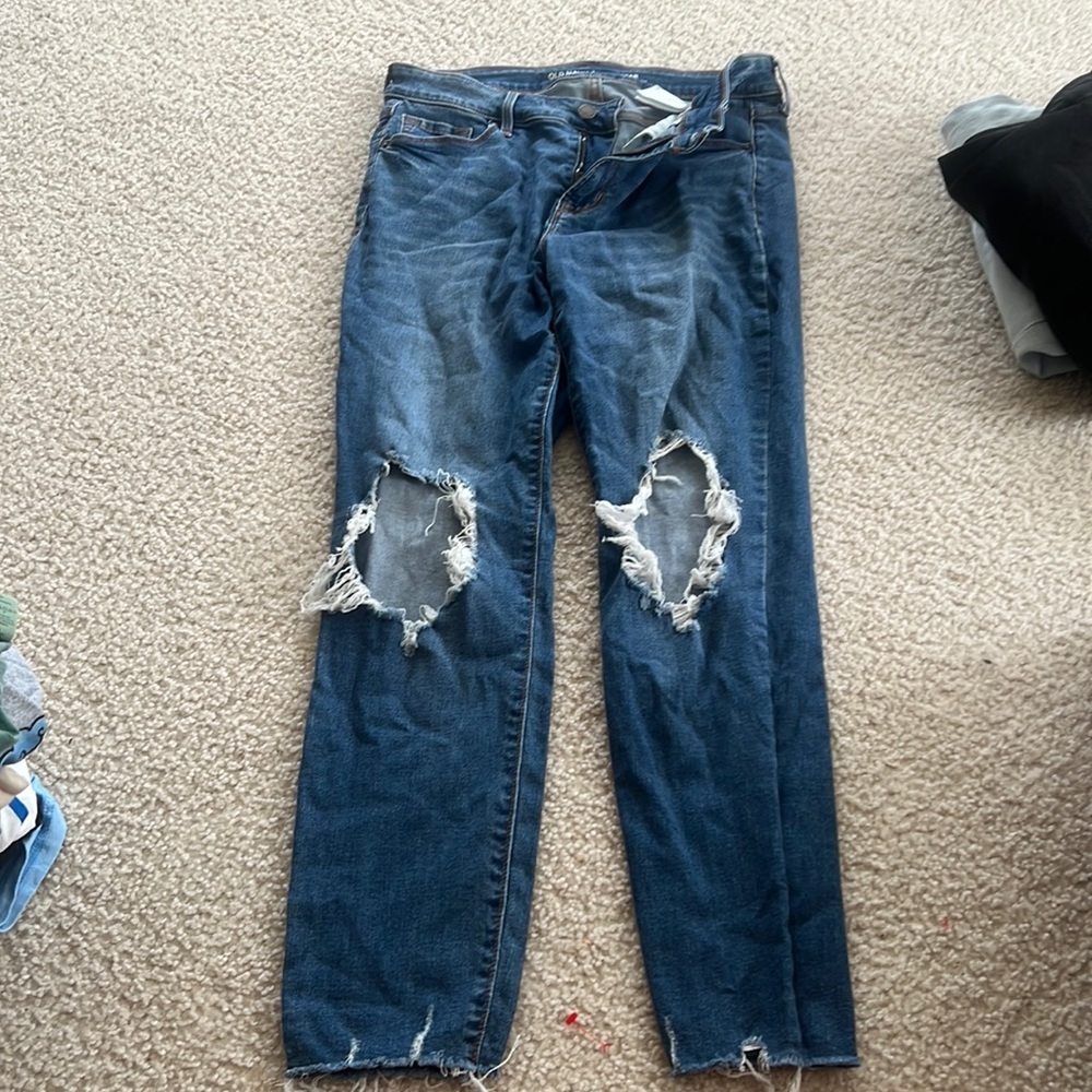 Skinny jeans with big holes size 8 mid rise